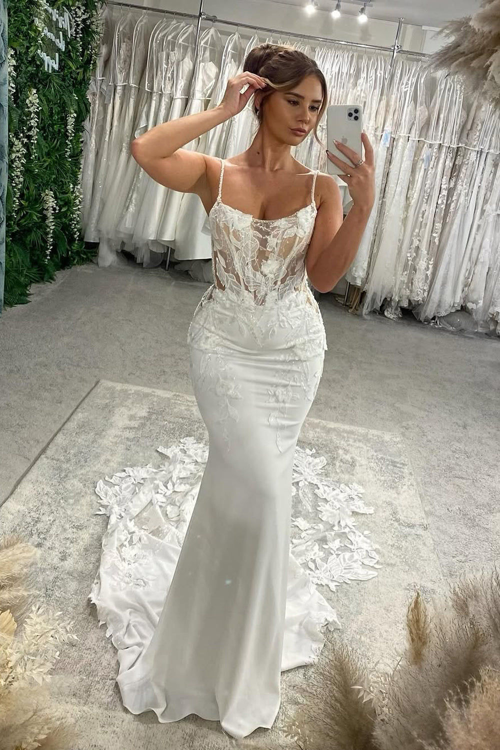 Elegant Mermaid Scoop Neck Long Wedding Dress with Appliques VL25010206