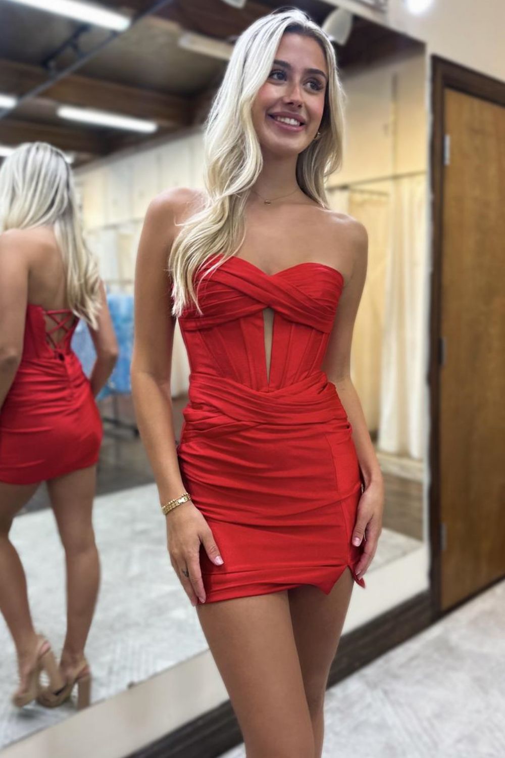 Bodycon Strapless Red Keyhole Satin Tight Homecoming Dresses VL24082806